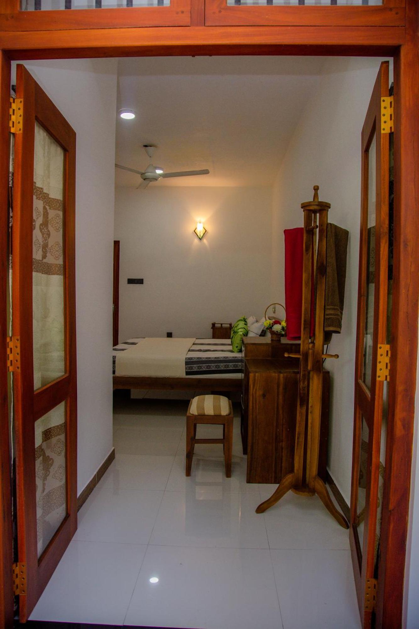 Hispaniola Inn Mirissa Εξωτερικό φωτογραφία