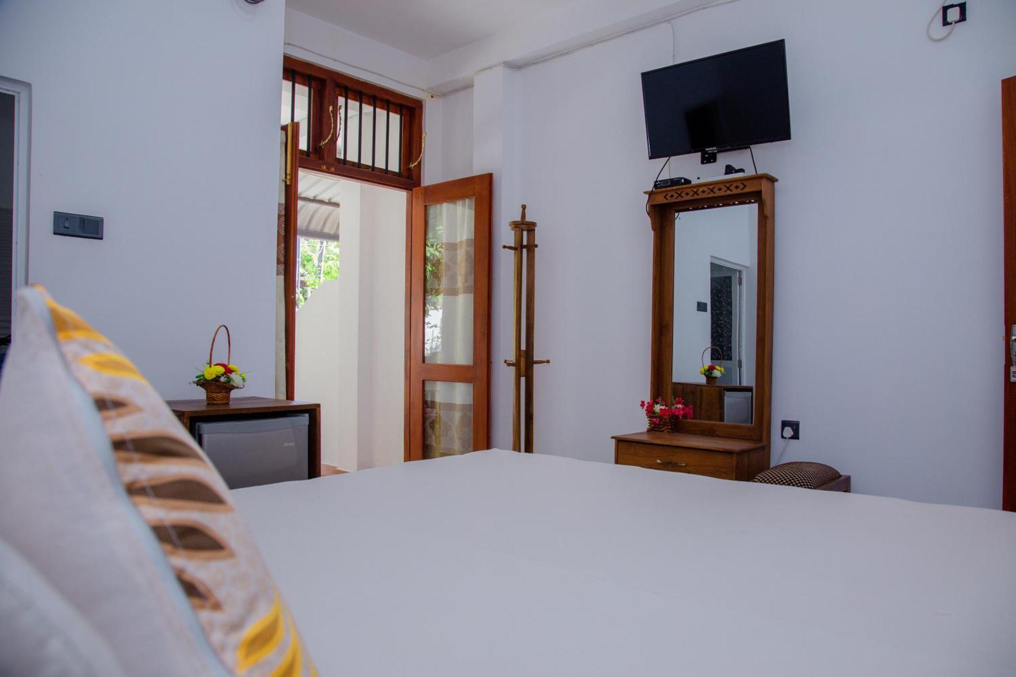 Hispaniola Inn Mirissa Εξωτερικό φωτογραφία